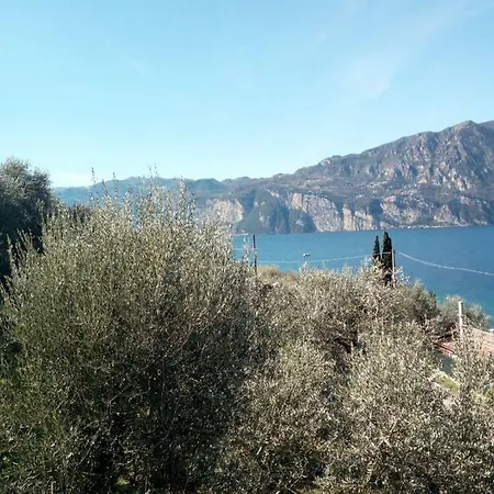 The Sisters' House Lake Garda